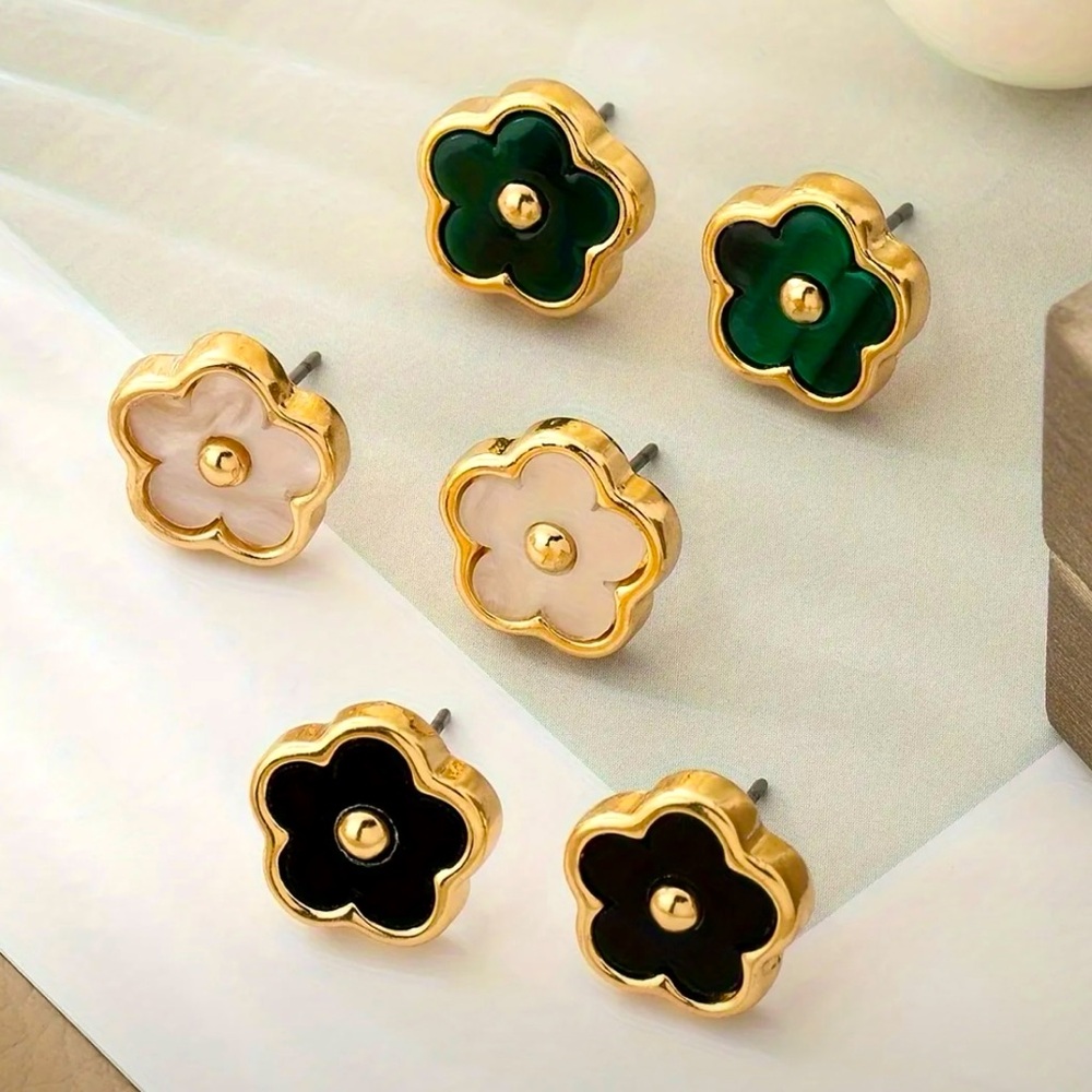 🌸Flower Shape Stud Earrings in Goldish with Black, Green or white Opal center🌸